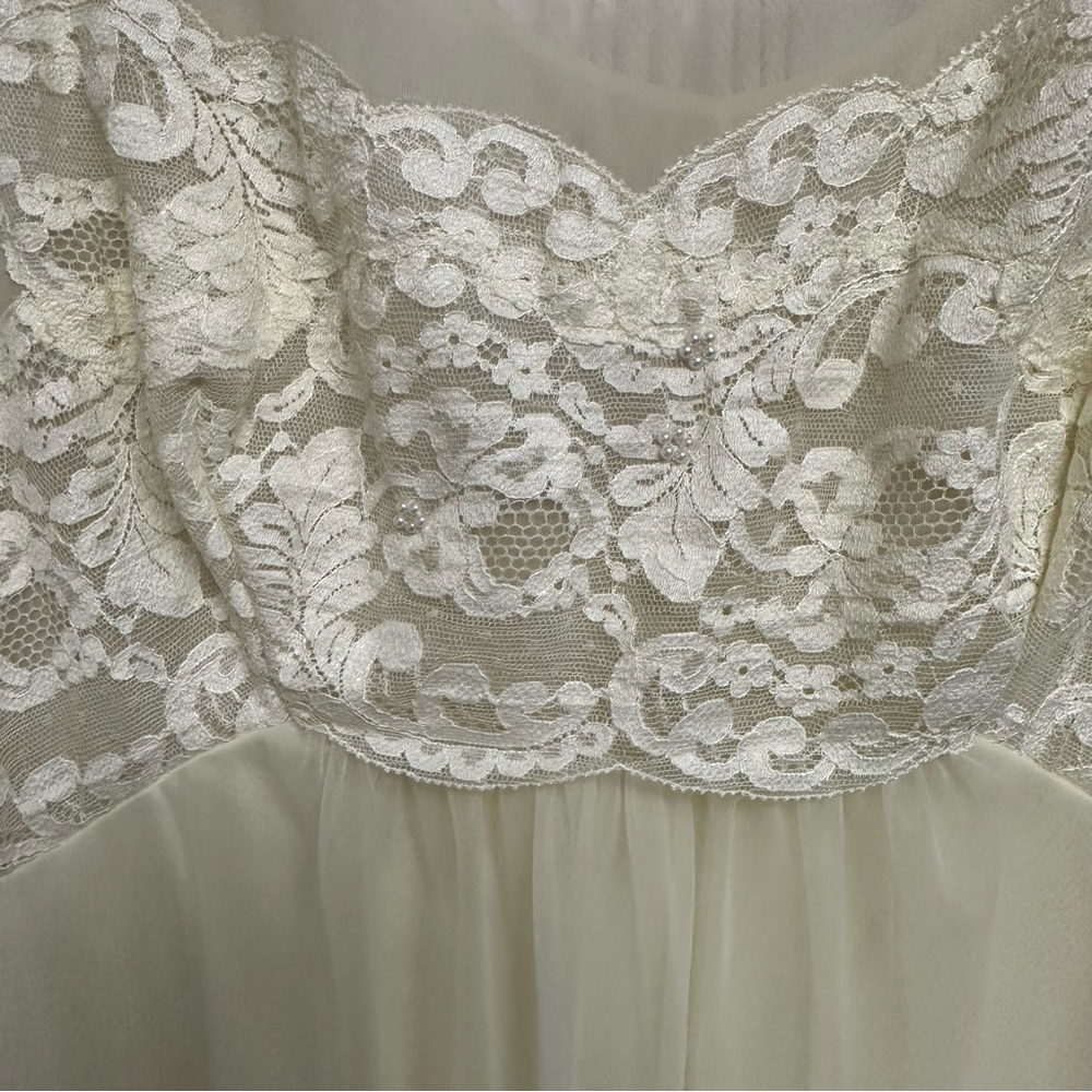 Vintage Shadowline yellow negligee lace nightgown - Picture 3 of 12